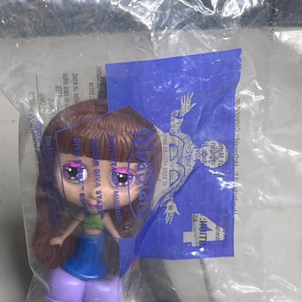 2001 years Mattel Diva Starz McDonald's Happy Meal Toy Summer Mirror